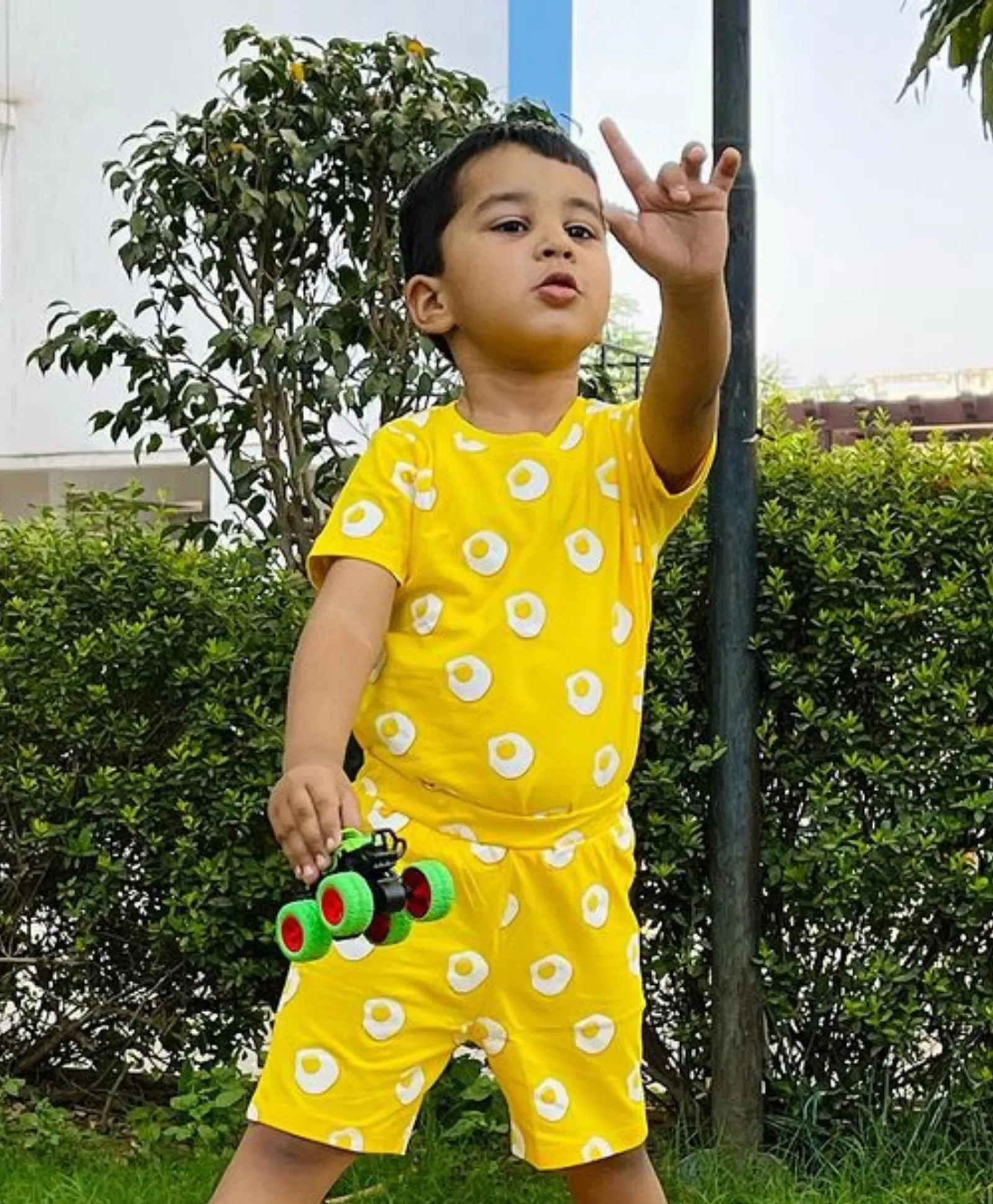Eggs Pattern Half Sleeves T-Shirt & Shorts Set